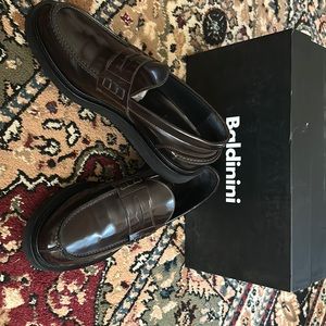 Soft letter dark brown Italian brand. Baldinini